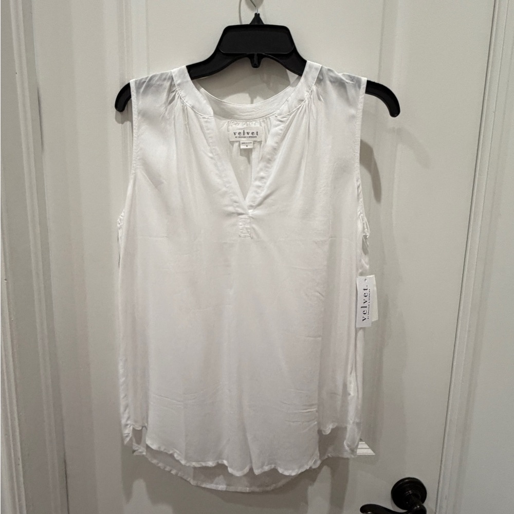 NWT Velvet Women's White Sleeveless Top